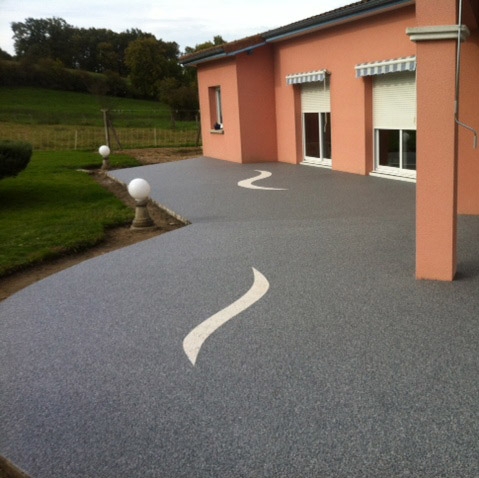 Motif décoratif en moquette de pierre extérieure