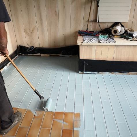 PEINTURE DE SOL POUR CARRELAGE.jpg